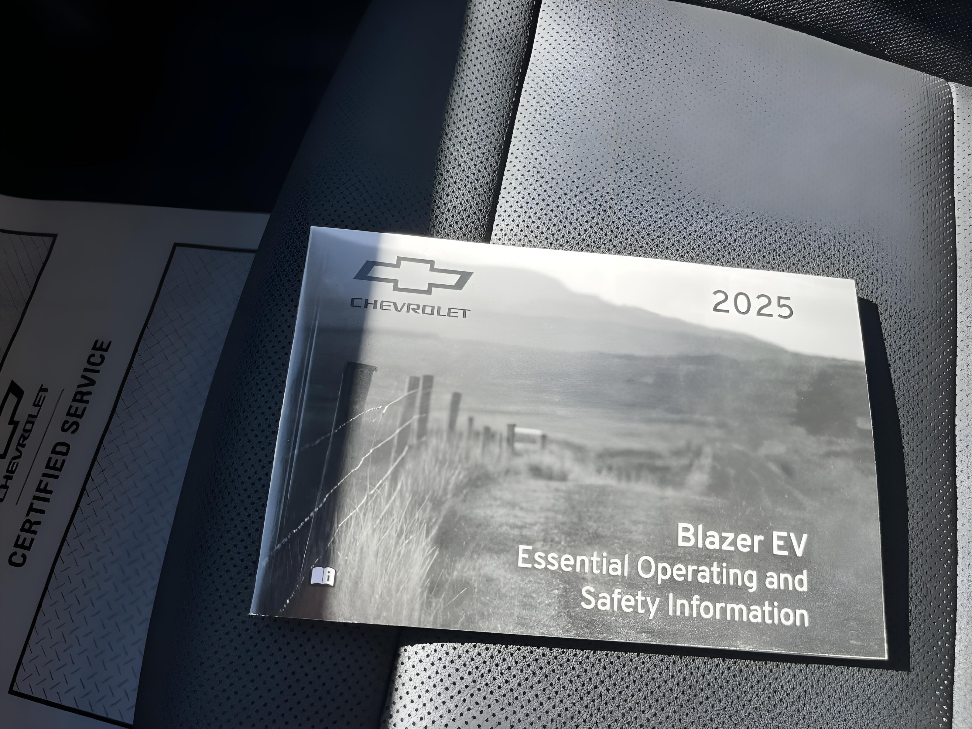 2025 Chevrolet Blazer EV LT - Photo 22